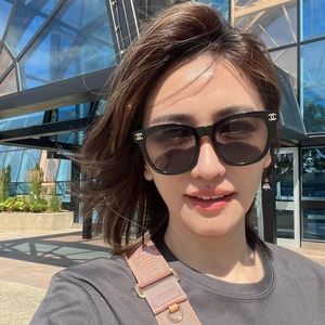 Meet your Posher, Vivian